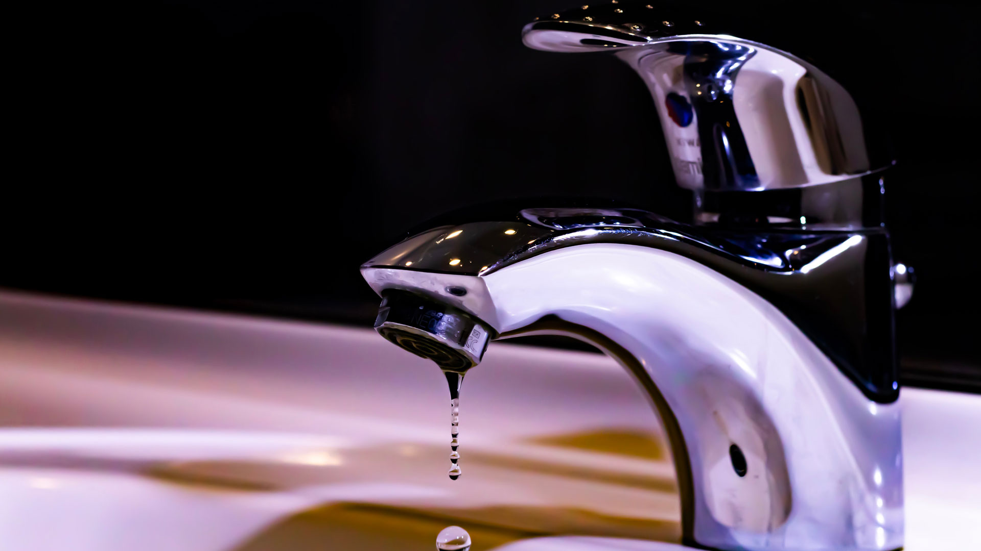Tips To Fix a Leaky Kitchen Faucet with Simple Steps